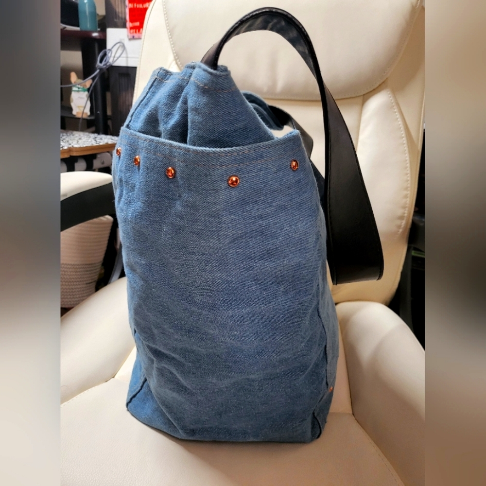 Victoria’s Secret Denim Blue Tote, Rose Gold Logo, Studded, Weekend Bag - Picture 8 of 15